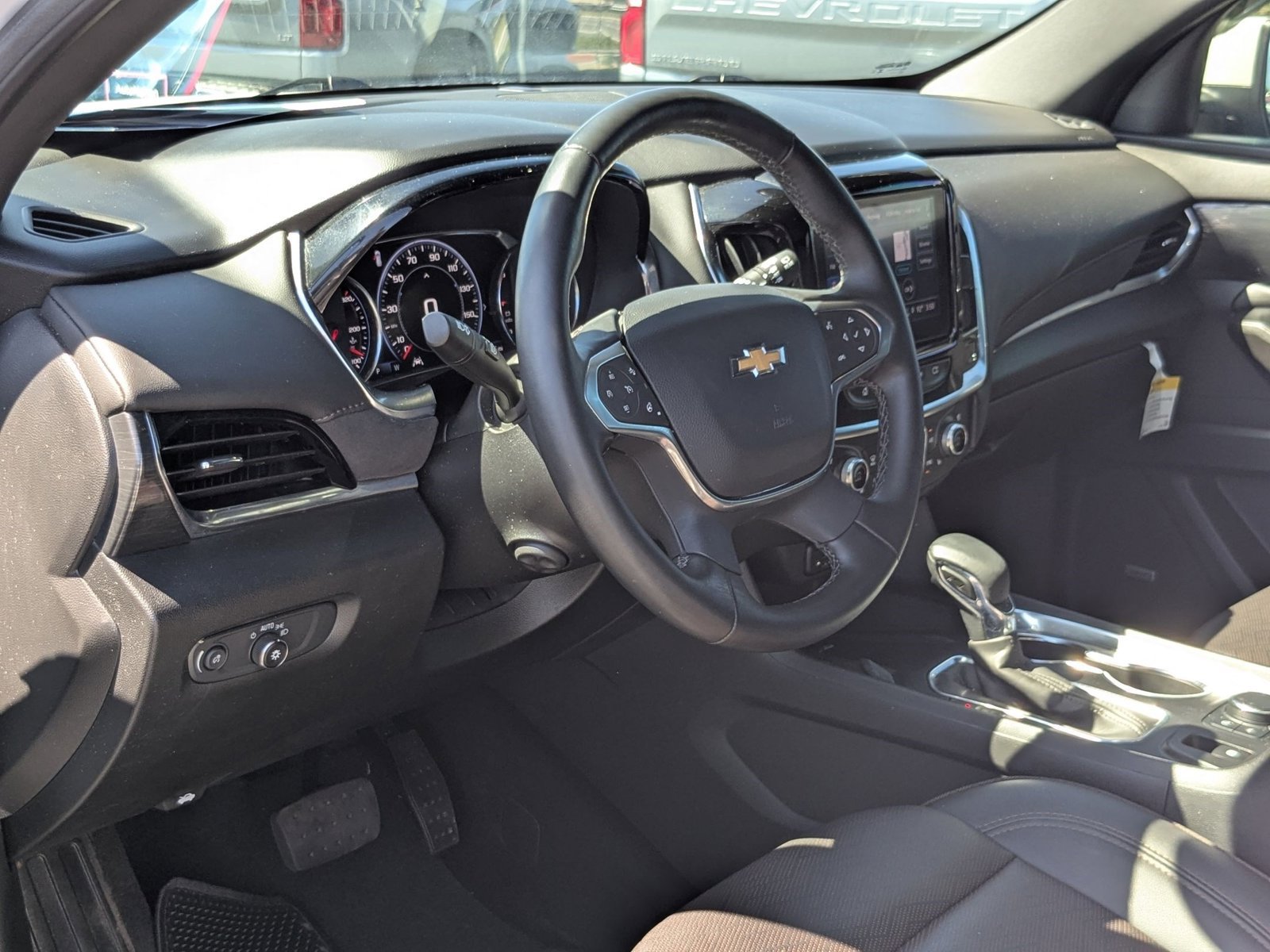 Used 2024 Chevrolet Traverse High Country FWD image 4
