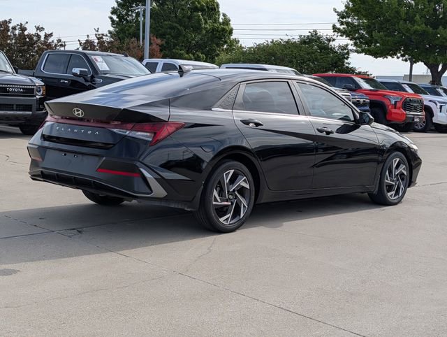 Used 2024 Hyundai Elantra SEL w/ Convenience Package FWD image 6