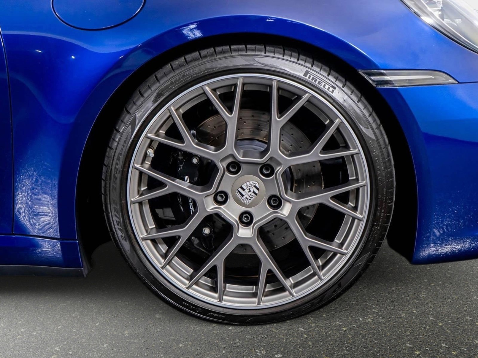 Used 2024 Porsche 911 Carrera 4S w/ Sport Package image 18