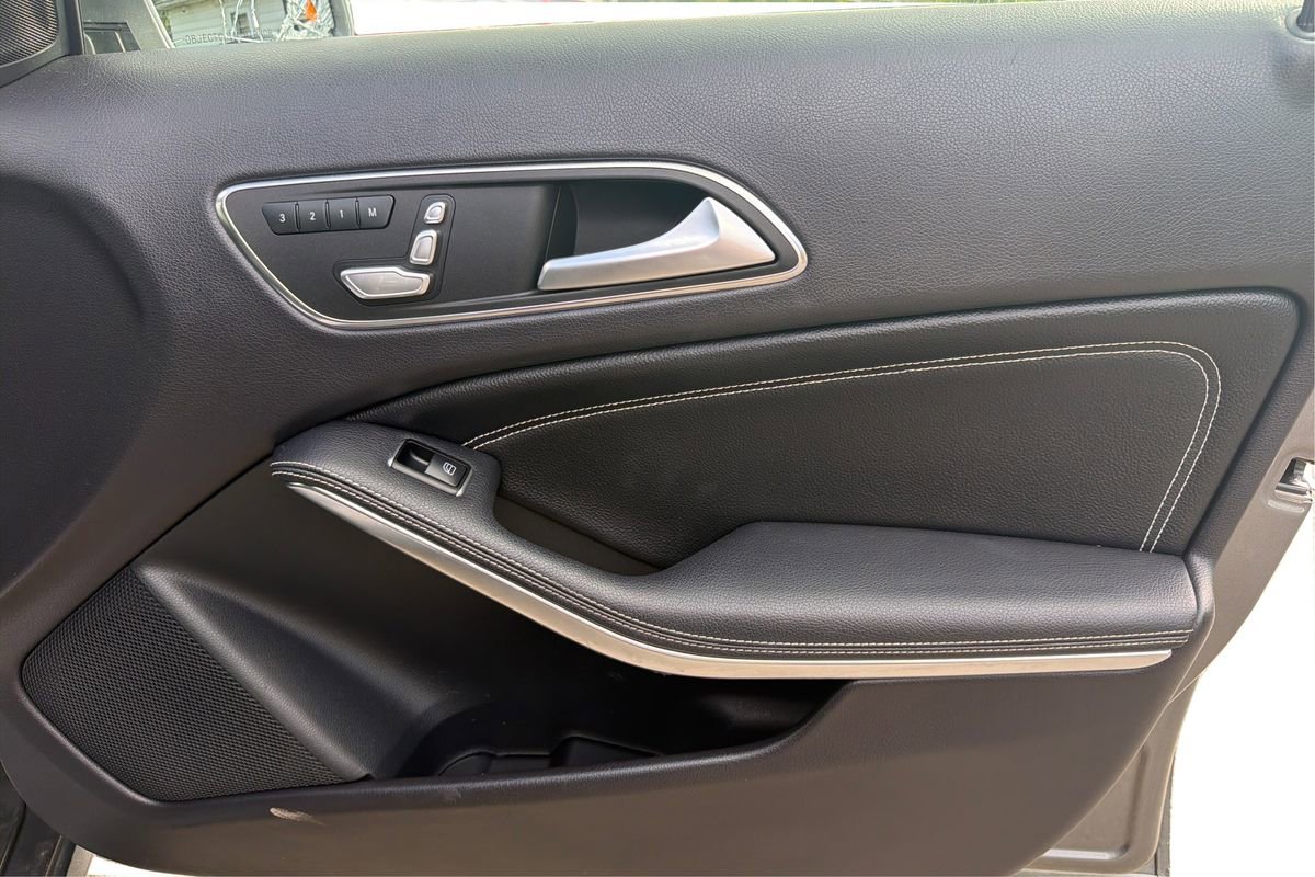 Used 2019 Mercedes-Benz GLA 250 4MATIC image 23