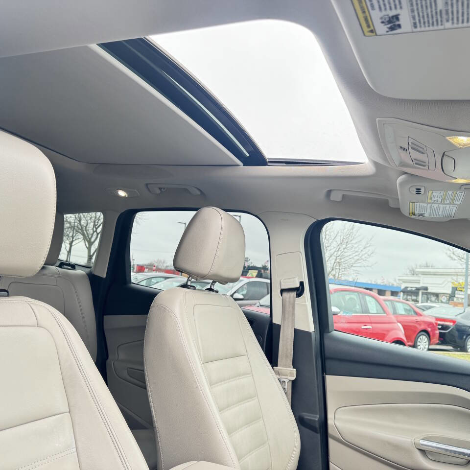 Used 2017 Ford Escape Titanium w/ Equipment Group 301A image 32