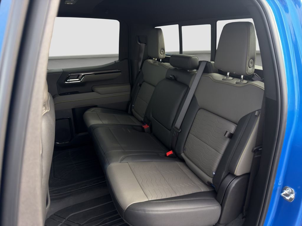 Used 2025 Chevrolet Silverado 1500 ZR2 w/ Technology Package image 13