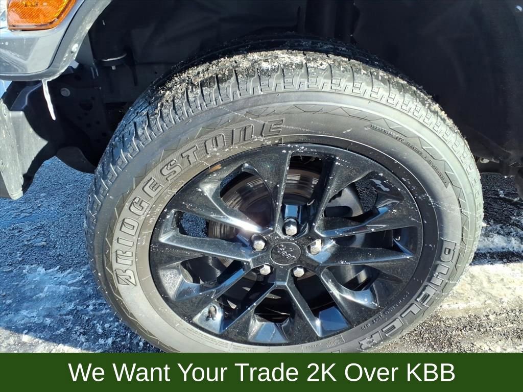 Used 2021 Jeep Wrangler Unlimited Sahara w/ Cold Weather Group AWD/4WD image 17