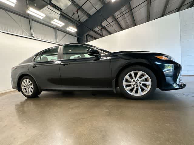 Used 2022 Toyota Camry LE FWD image 3