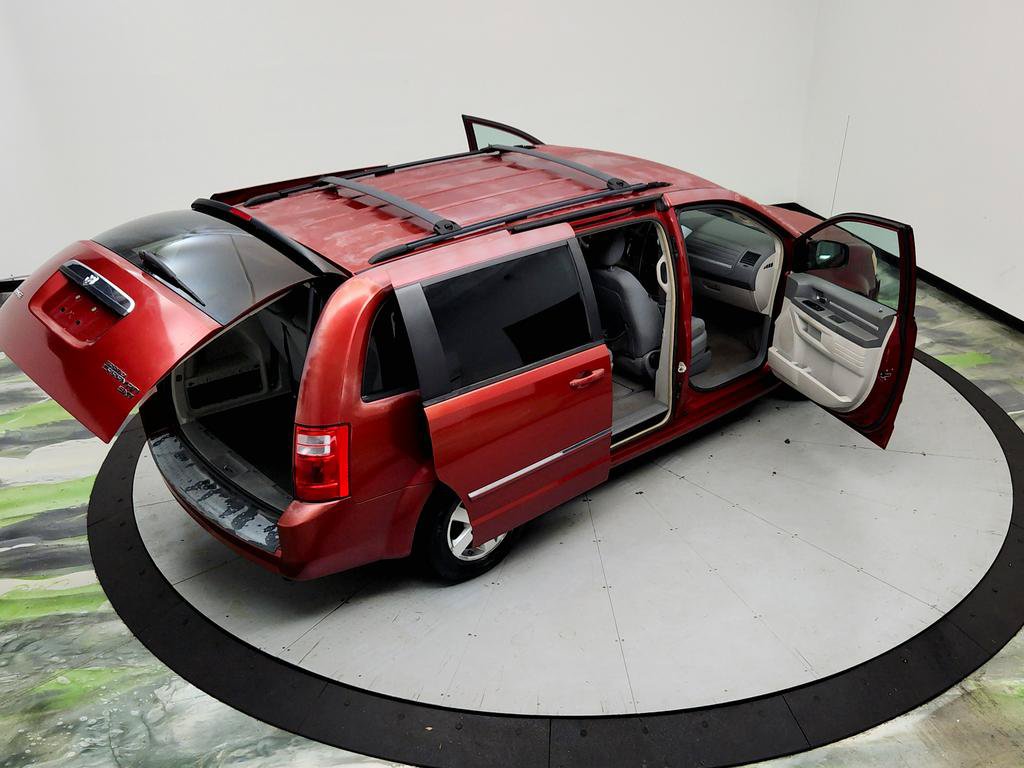 Used 2009 Dodge Grand Caravan SXT FWD image 38