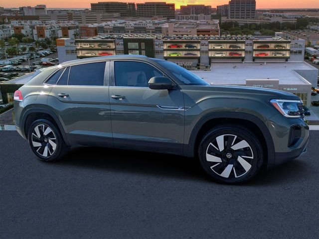 Used 2026 Volkswagen Atlas Cross Sport SE FWD image 1