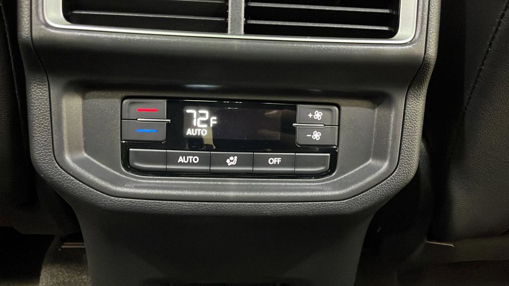Used 2024 Volkswagen Atlas Peak Edition SEL AWD/4WD image 36