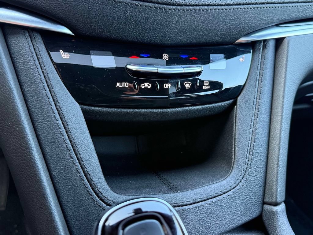 Certified 2024 Cadillac XT6 Luxury AWD/4WD image 27