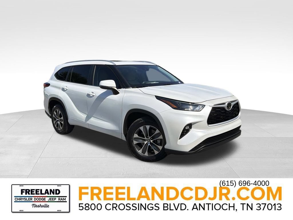 Used 2023 Toyota Highlander XLE