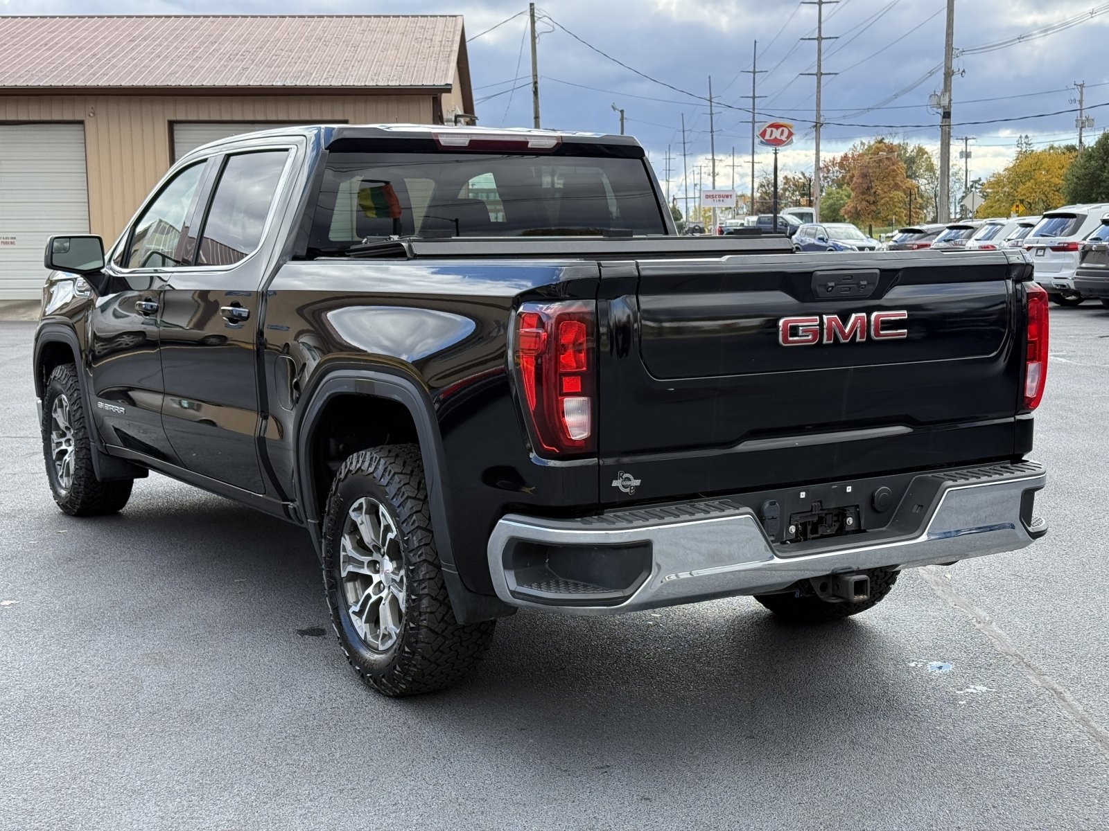 Used 2022 GMC Sierra 1500 SLE image 5