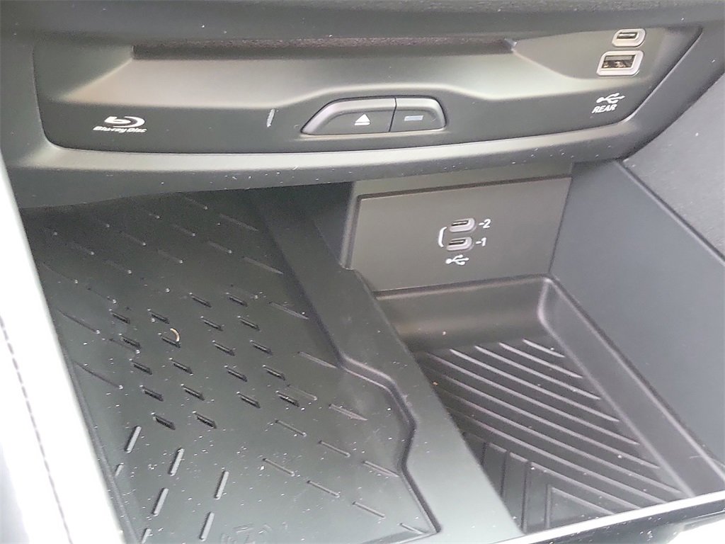 New 2026 Chrysler Pacifica Limited image 32