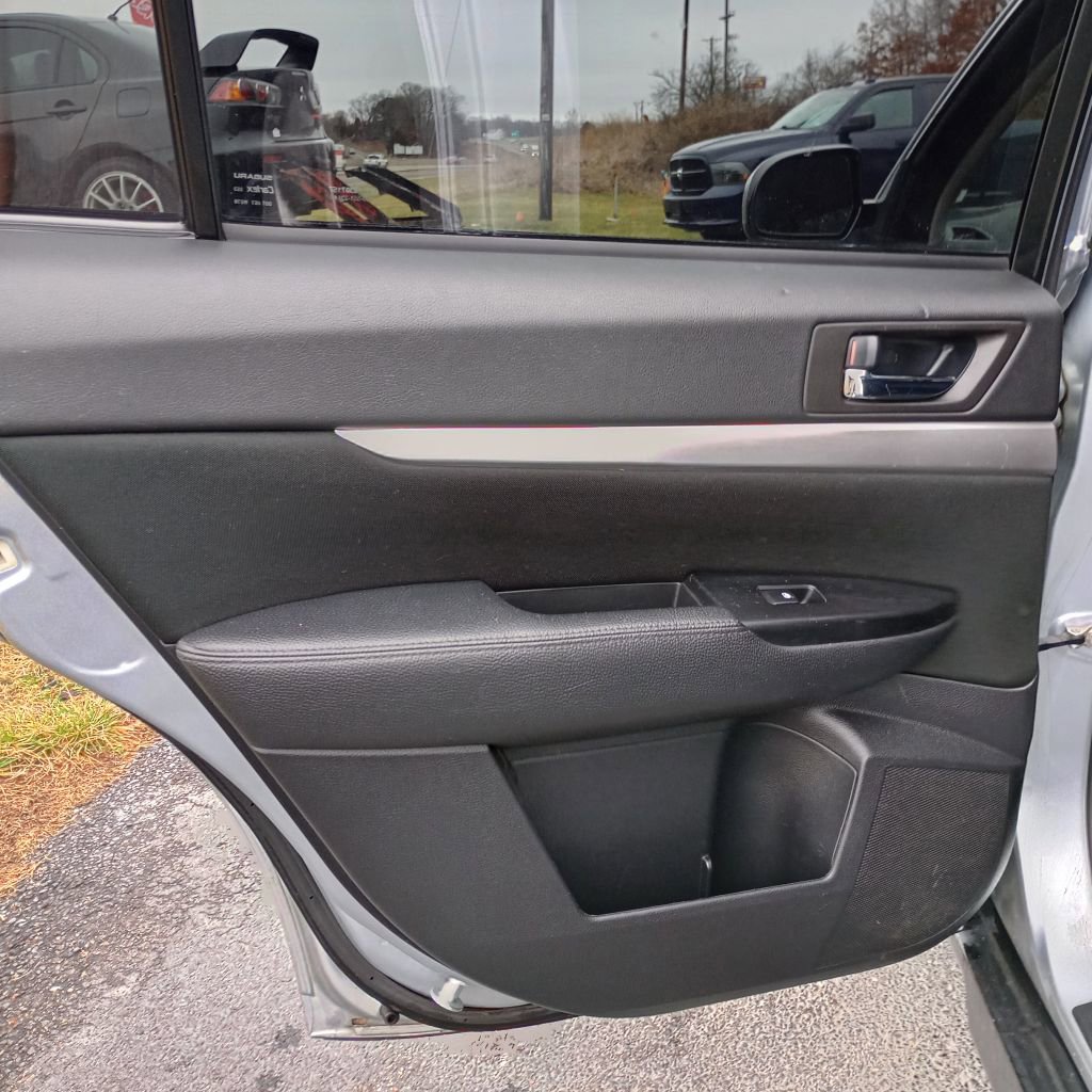 Used 2014 Subaru Outback 2.5i Premium image 16