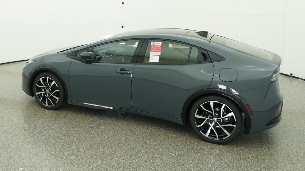 New 2026 Toyota Prius Plug-In Hybrid FWD image 7