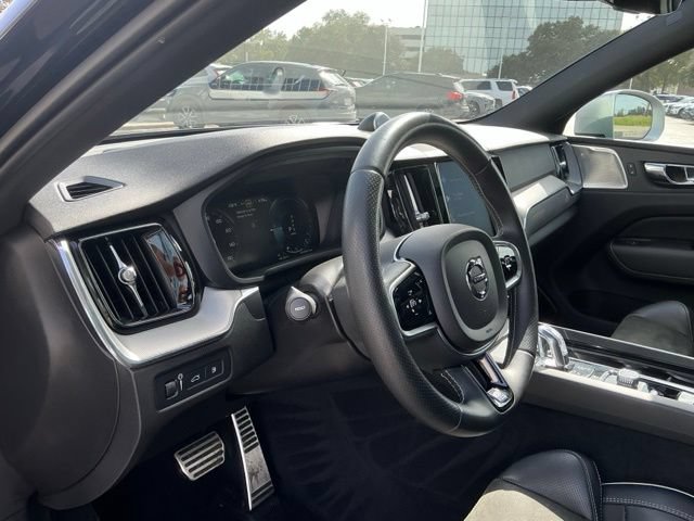 Used 2018 Volvo XC60 T8 R-Design w/ Convenience Package AWD/4WD image 16