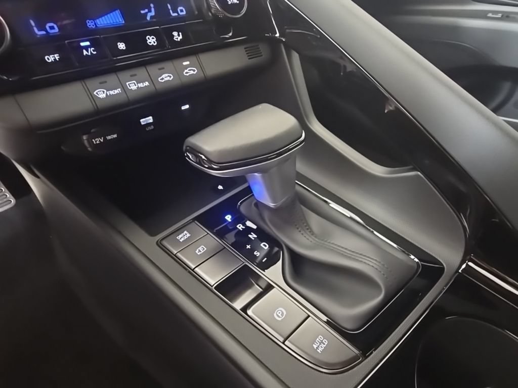 New 2025 Hyundai Elantra SEL FWD image 22