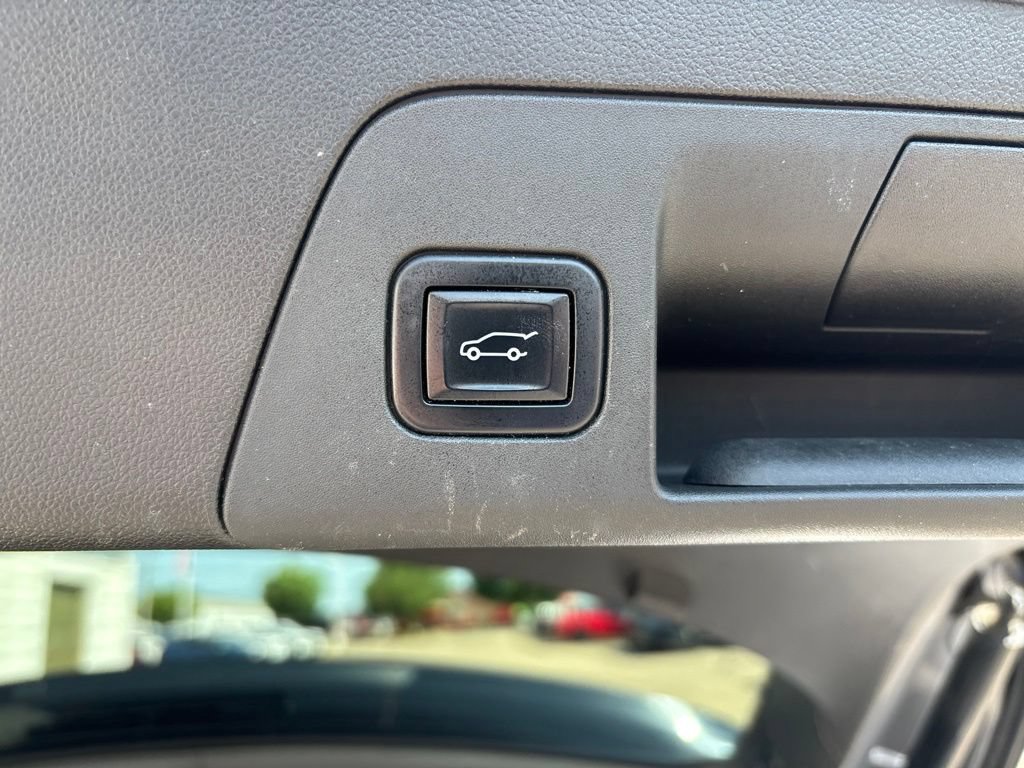 Certified 2022 Buick Envision Avenir w/ Premium Seat Package FWD image 11