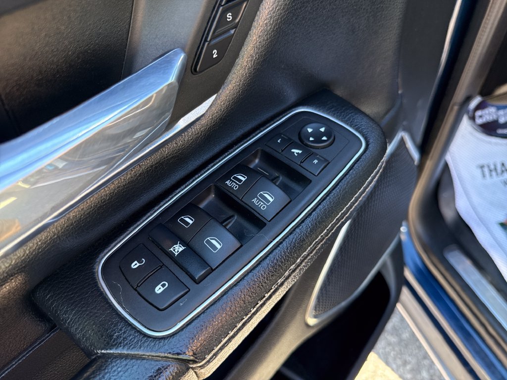 Used 2019 RAM 1500 Laramie w/ Off Road Group AWD/4WD image 15