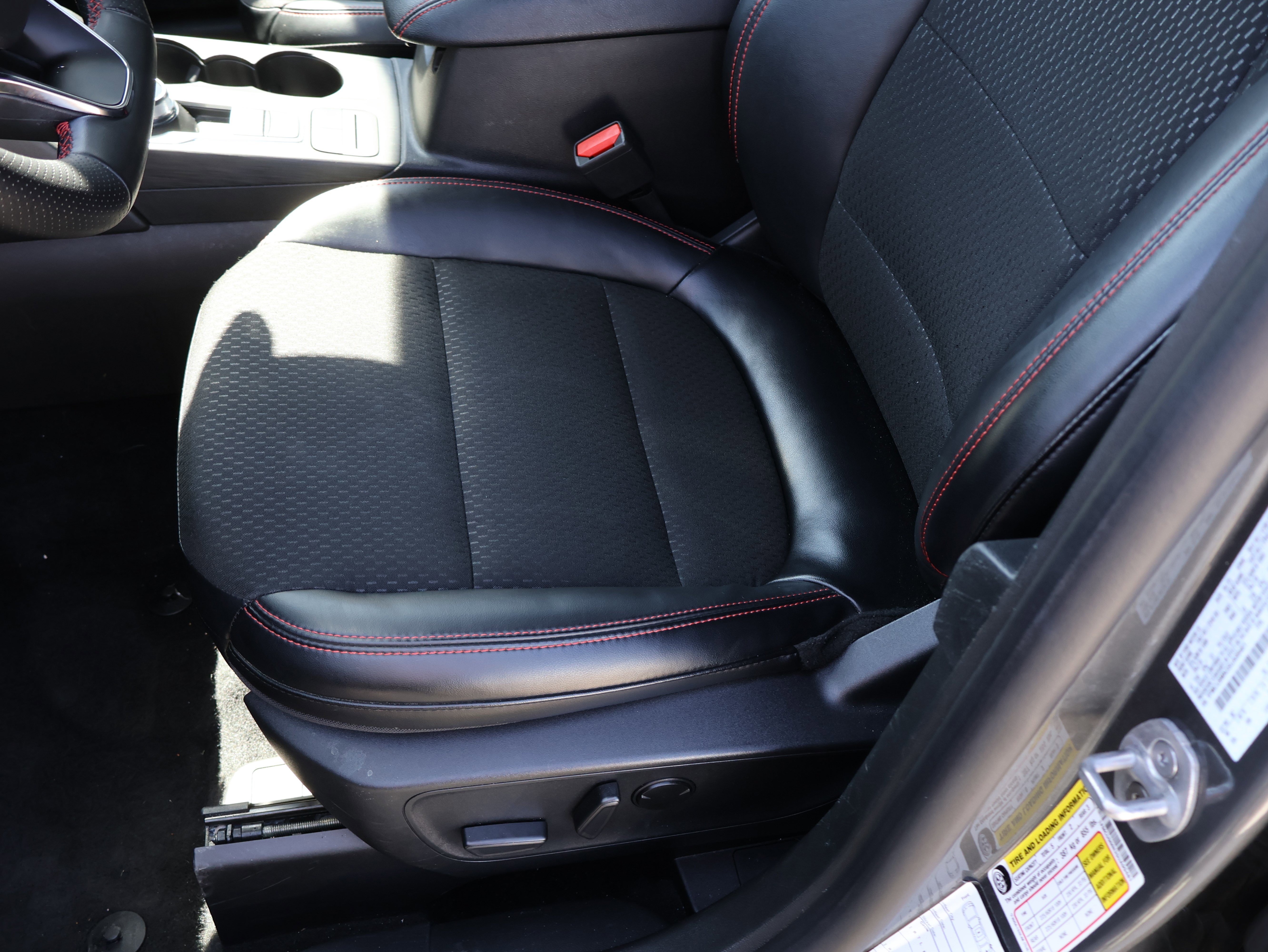Used 2025 Ford Escape ST-Line AWD/4WD image 34