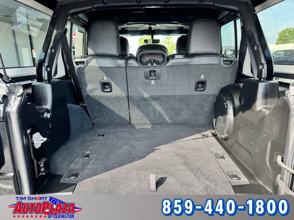 Used 2023 Jeep Wrangler Unlimited Sahara AWD/4WD image 31