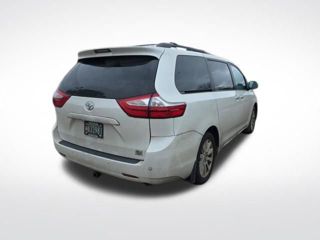 Used 2017 Toyota Sienna XLE w/ XLE Navigation Package image 8
