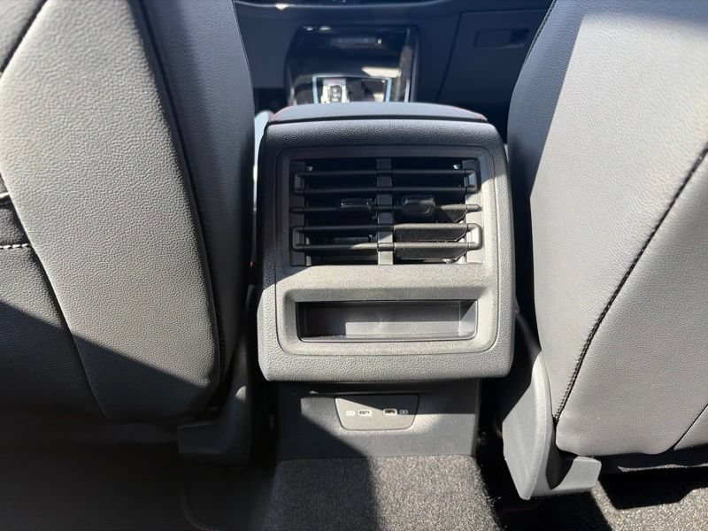 New 2026 Volkswagen GTI SE FWD image 19
