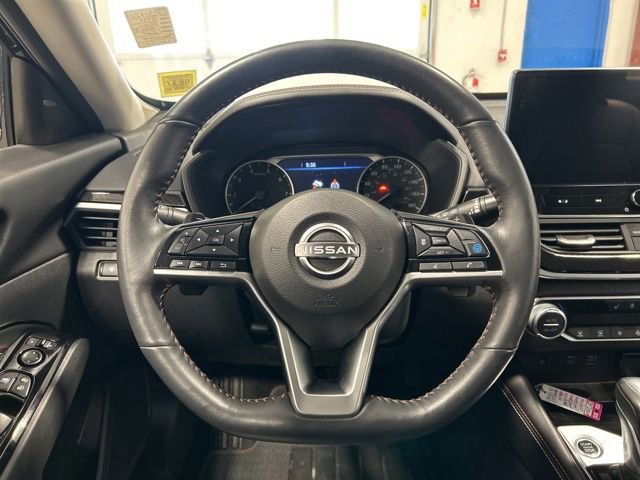 Used 2023 Nissan Altima 2.0 SR FWD image 15