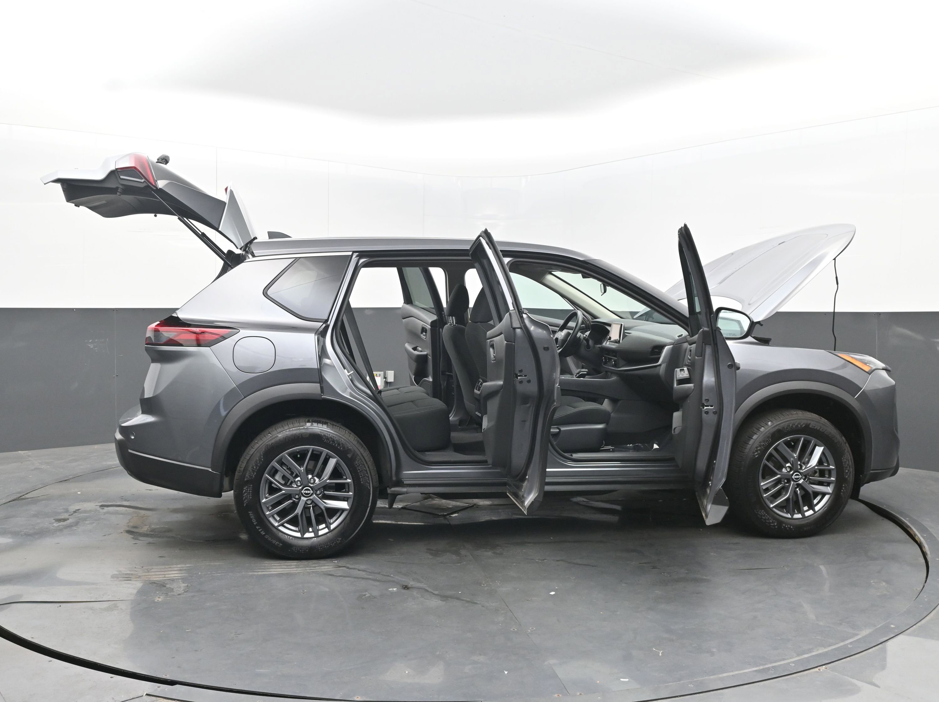 Certified 2025 Nissan Rogue S image 41