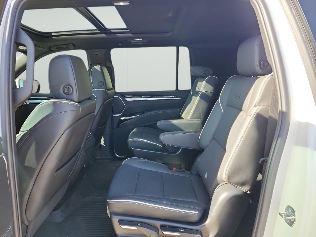 Used 2025 Cadillac Escalade ESV Premium Luxury w/ LPO, Floor Liner Package image 7