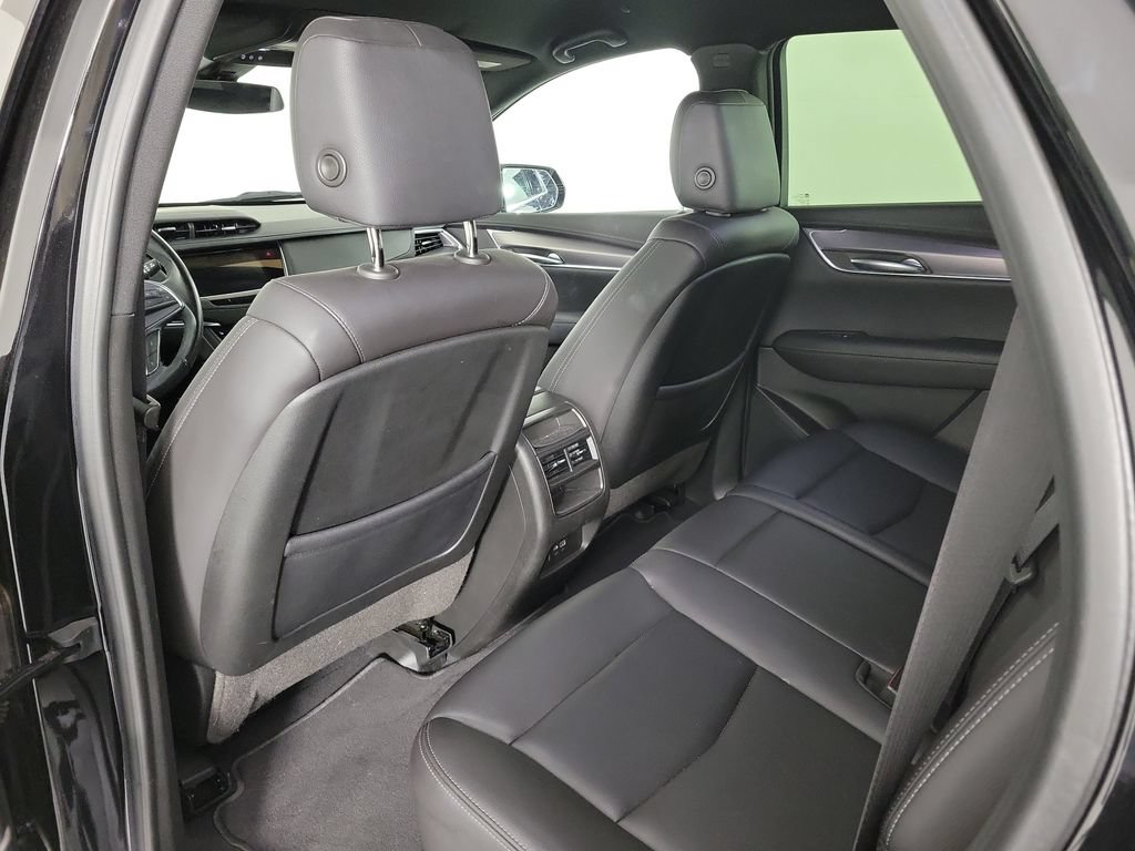 Certified 2023 Cadillac XT5 Luxury FWD image 12