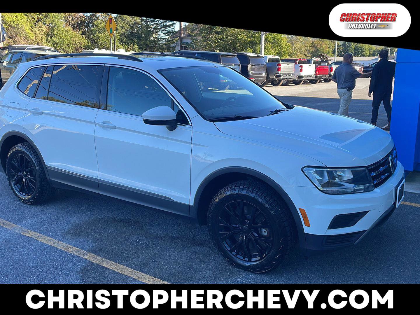 Used 2020 Volkswagen Tiguan SE w/ Panoramic Sunroof Package