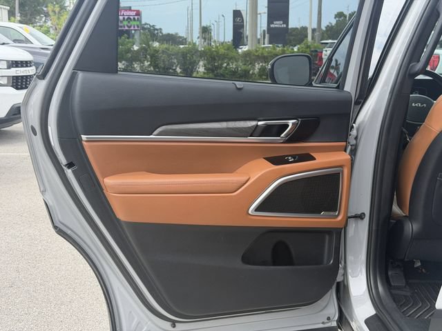 Used 2025 Kia Telluride AWD image 36