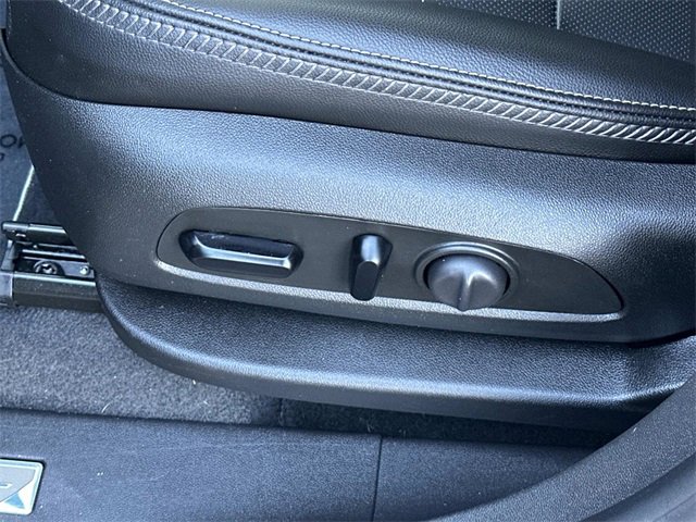 Used 2023 GMC Terrain Denali w/ Black Diamond Edition image 27