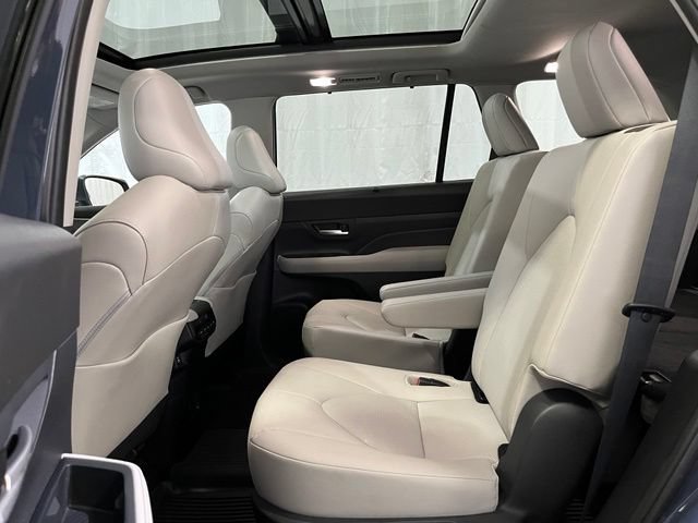 Certified 2024 Toyota Grand Highlander AWD Hybrid image 11