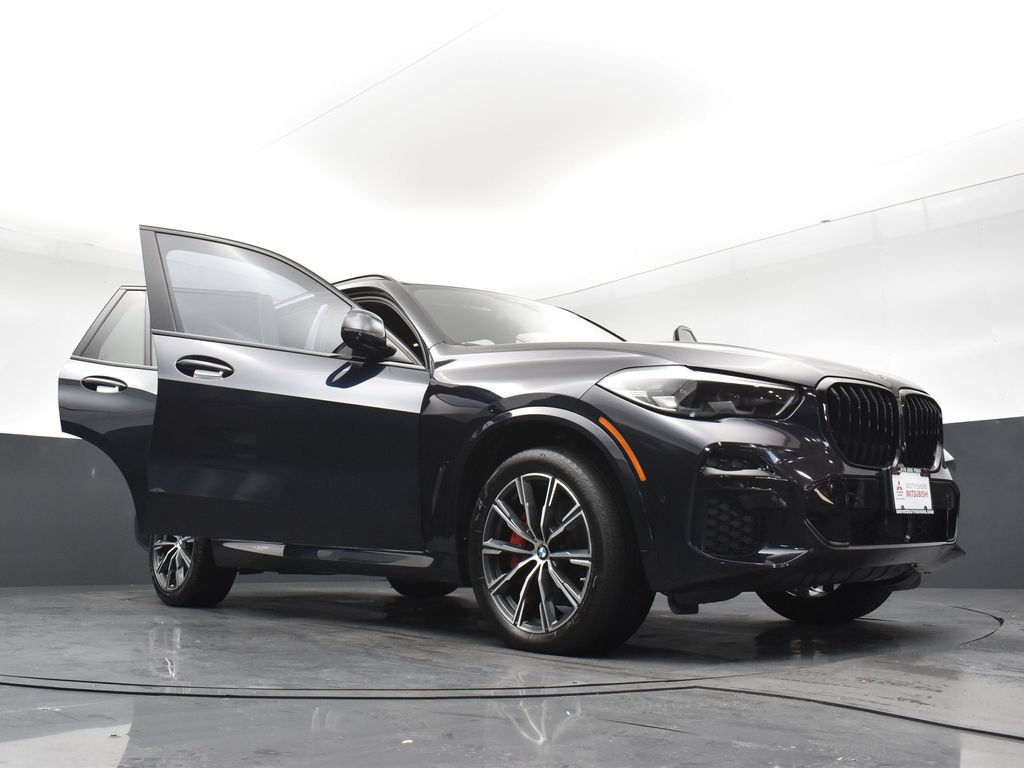 Used 2023 BMW X5 xDrive40i w/ M Sport Package AWD/4WD image 29