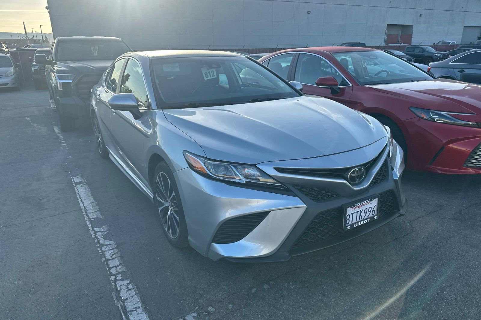 Used 2020 Toyota Camry SE image 2