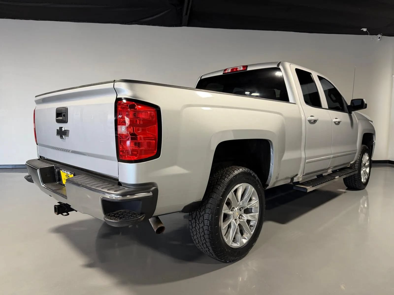Used 2018 Chevrolet Silverado 1500 LT RWD image 4