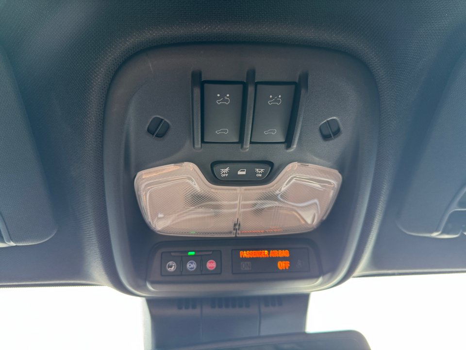 Certified 2024 GMC Canyon AT4 w/ Technology Package AWD/4WD image 25