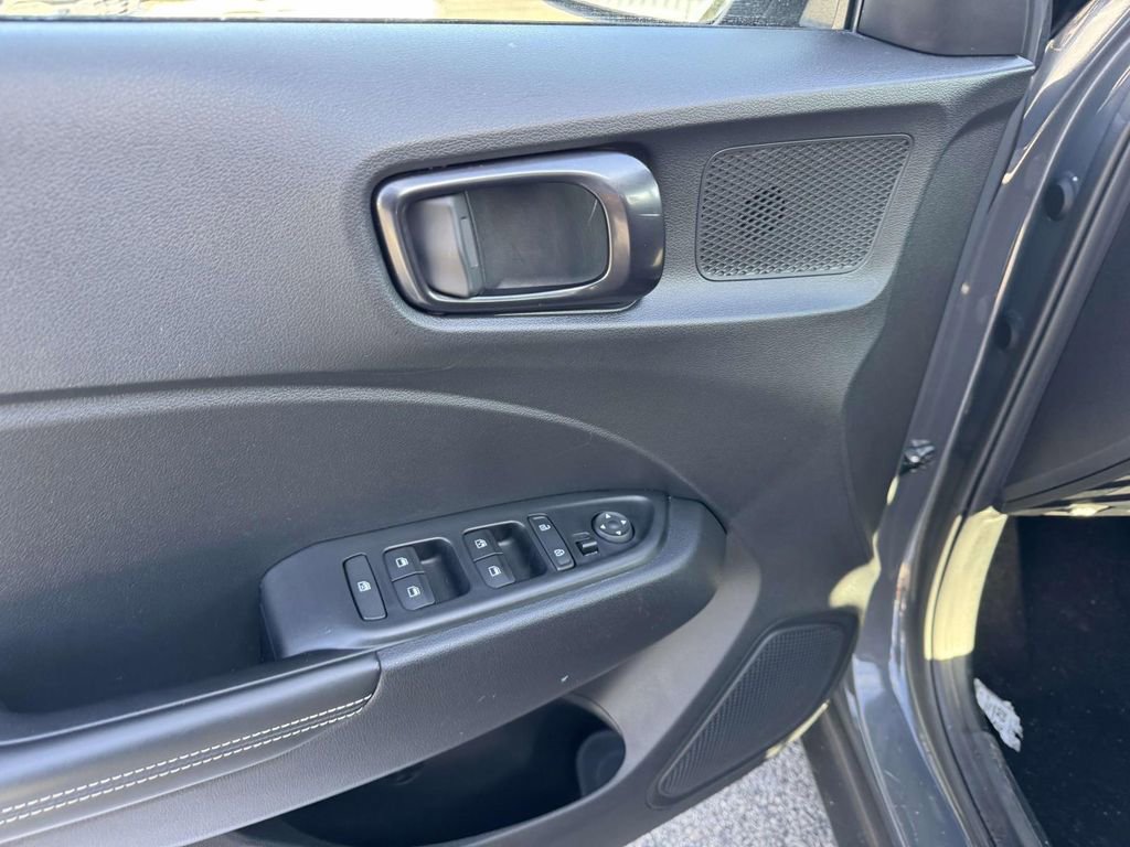 Certified 2024 Hyundai Venue Limited image 14