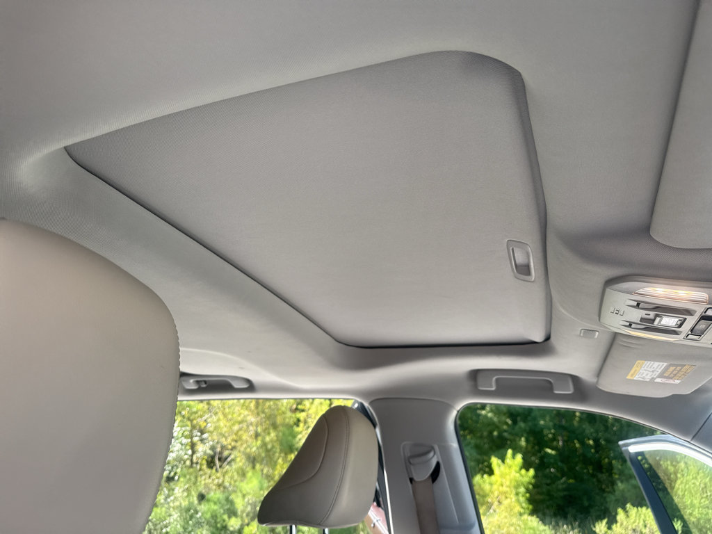 Used 2022 Toyota Highlander Limited FWD image 26