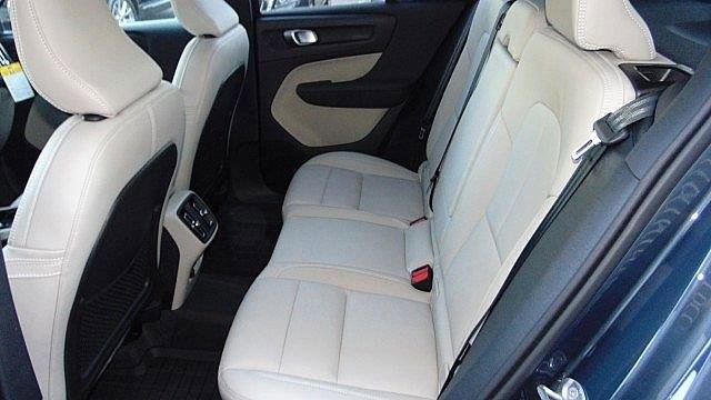 New 2026 Volvo XC40 B5 Ultra w/ Climate Package AWD/4WD image 13