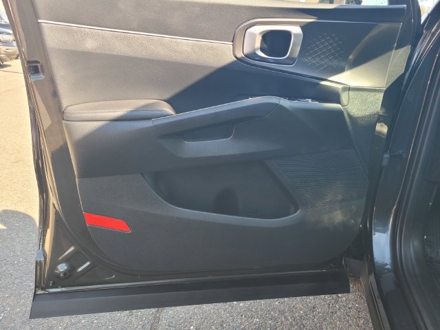 Used 2025 Kia Sorento EX w/ EX Panoramic Sunroof Package FWD image 16