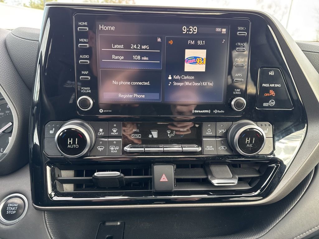 Used 2020 Toyota Highlander XLE image 23