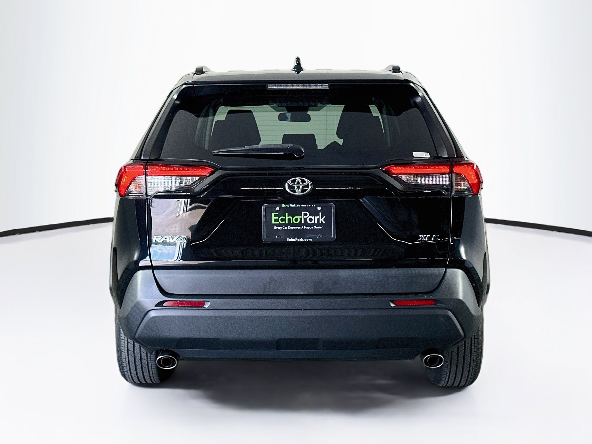 Used 2020 Toyota RAV4 XLE FWD image 7