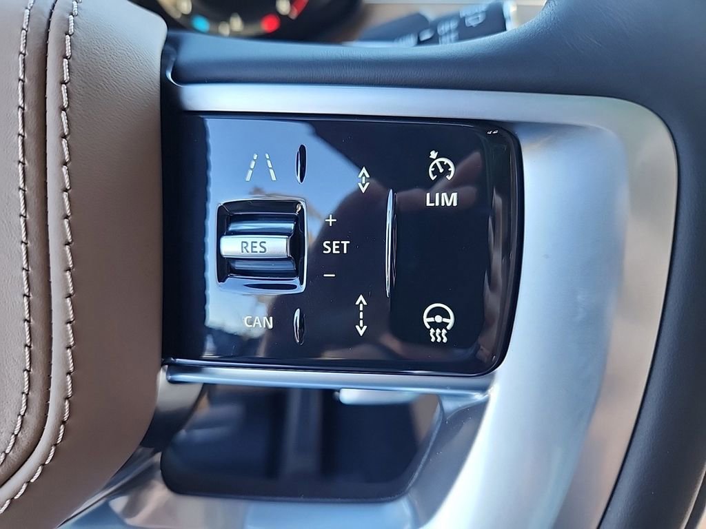 Used 2025 Land Rover Range Rover Long Wheelbase SE image 20