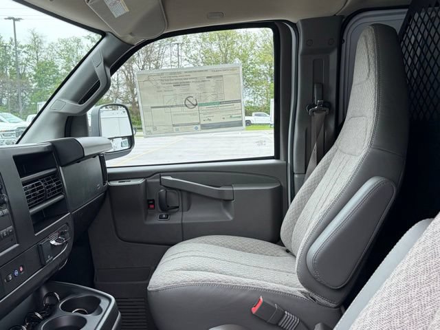 New 2026 Chevrolet Express 2500 w/ Driver Convenience Package RWD image 29