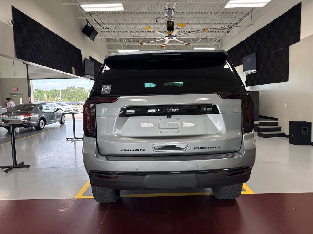 Used 2024 GMC Yukon Denali AWD/4WD image 4