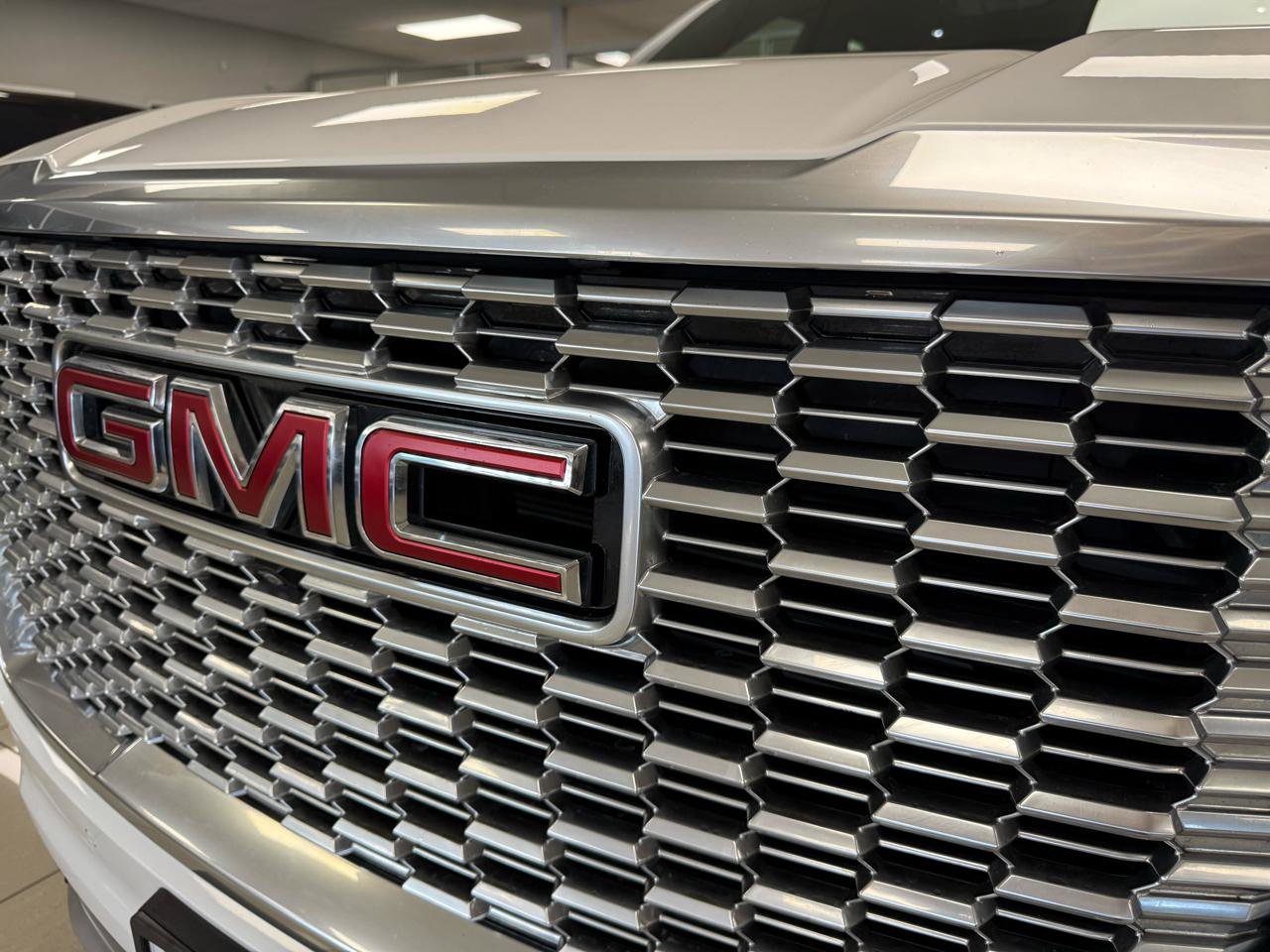 Used 2021 GMC Yukon Denali w/ Denali Premium Package image 36