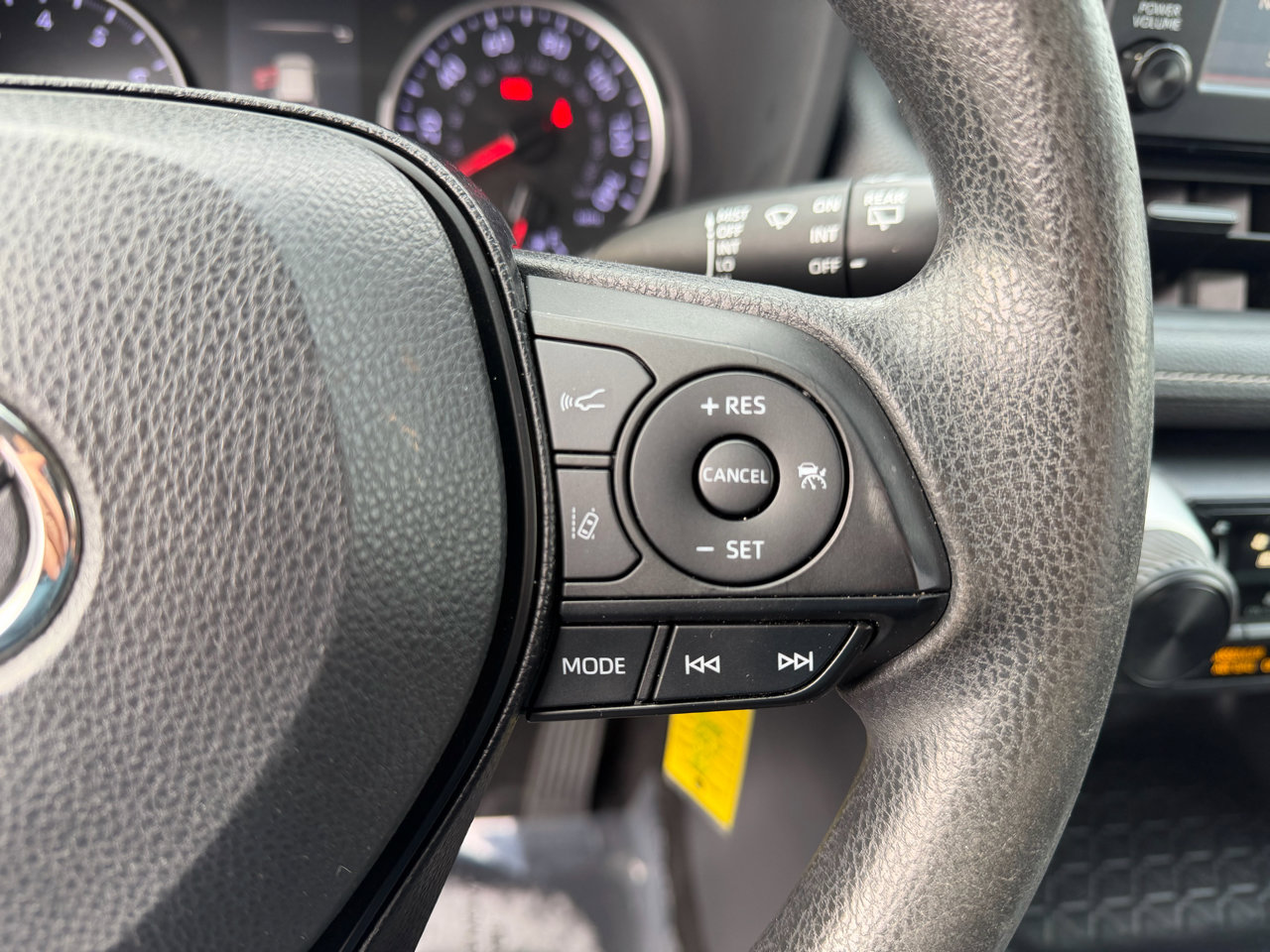 Used 2019 Toyota RAV4 LE image 34