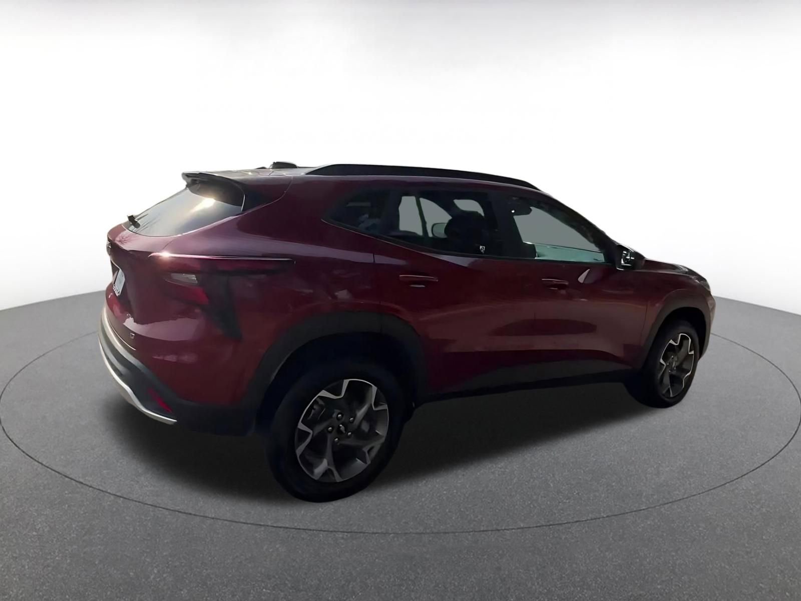 Used 2025 Chevrolet Trax LT w/ LT Convenience Package image 15