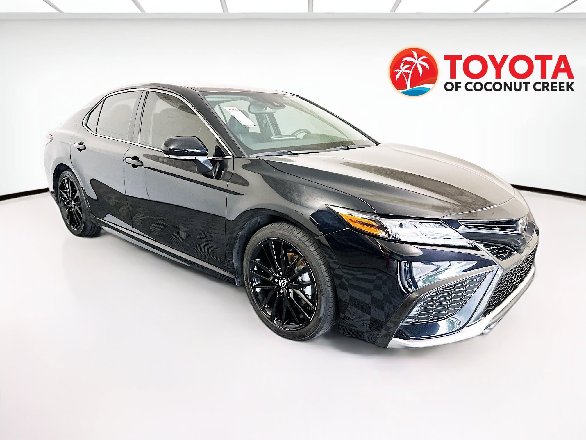 Used 2023 Toyota Camry XSE FWD image 1